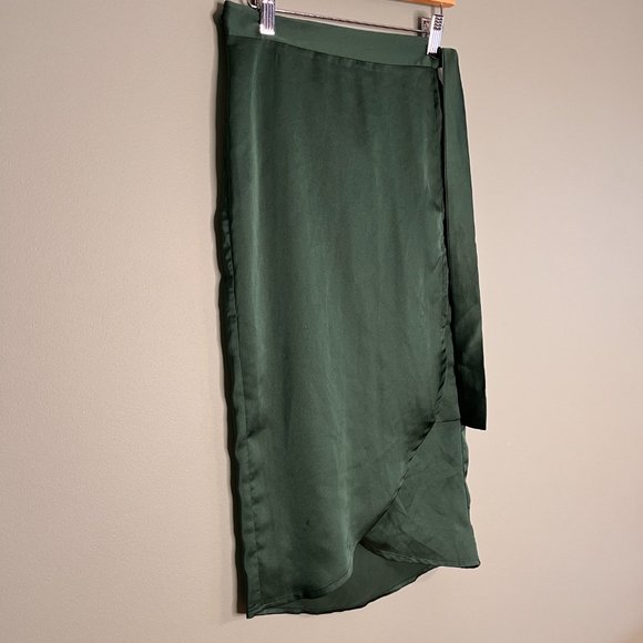 Dark Green Satin Wrap Dress - Size Small - Mid length. - Picture 4 of 5